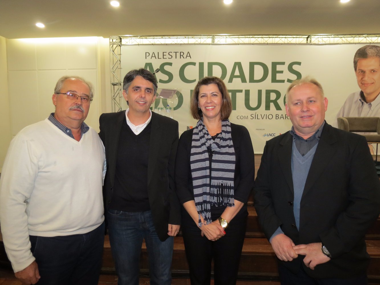 ACIC presente em palestra sobre &quot;O Futuro das Cidades&quot;
    