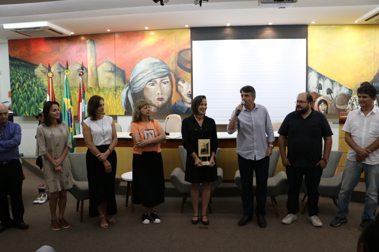 ACIC participa de evento em homenagem à caricaturista Simone Talin