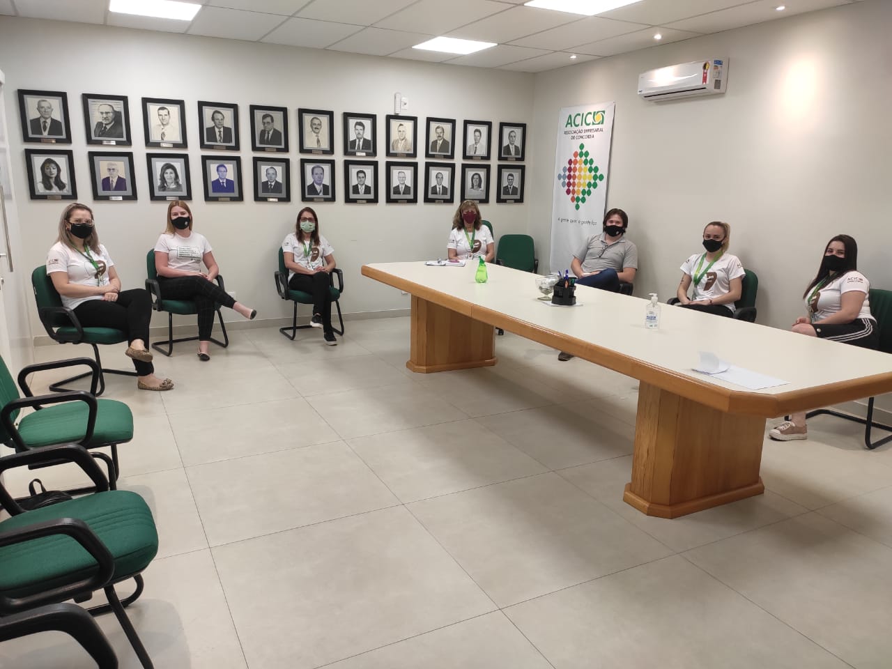 ACIC recebe a visita de representantes da ACIAV