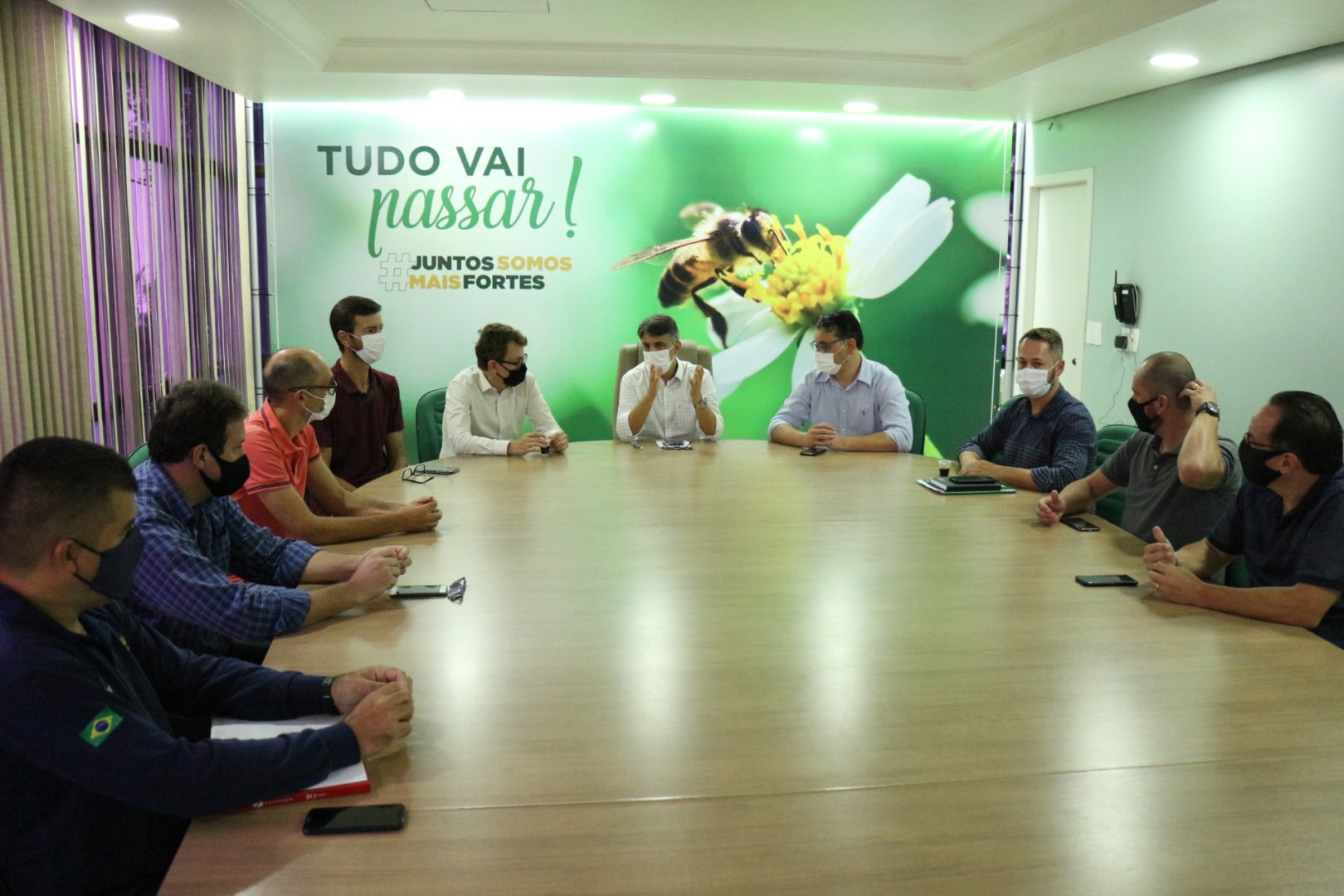 ACIC participa de reunião discutir o uso do novo calçadão