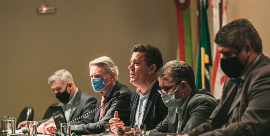 Presidente da Facisc participa de debate sobre licenciamento ambiental em áreas urbanas