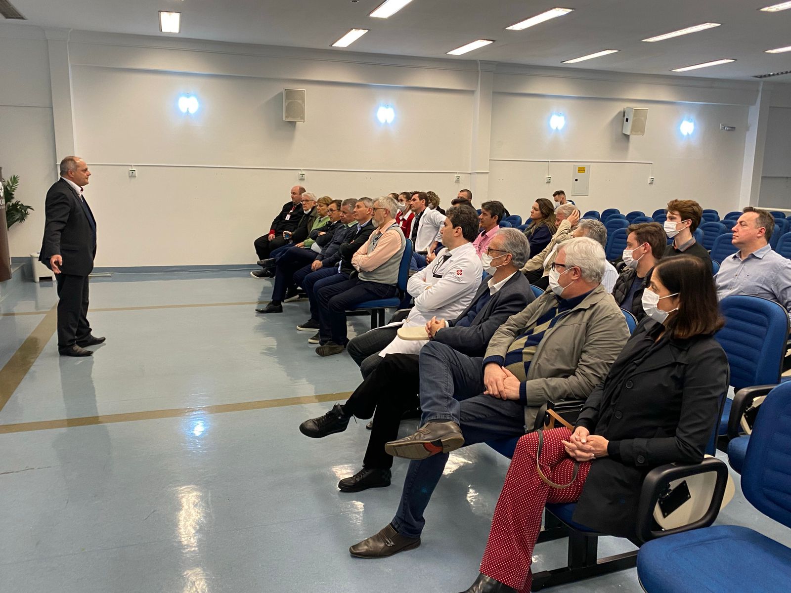 Diretores e conselheiros da ACIC visitam obras de ampliação do  Hospital São Francisco