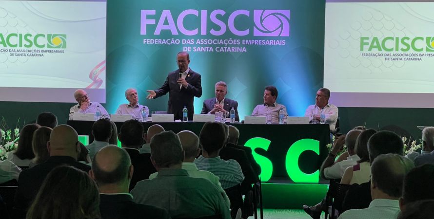 Infraestrutura foi um dos temas da conversa da FACISC com o governador