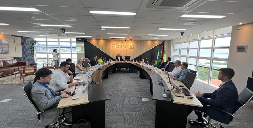 Conselheiro da ACIC participa de reunião do Jurídico da FACISC