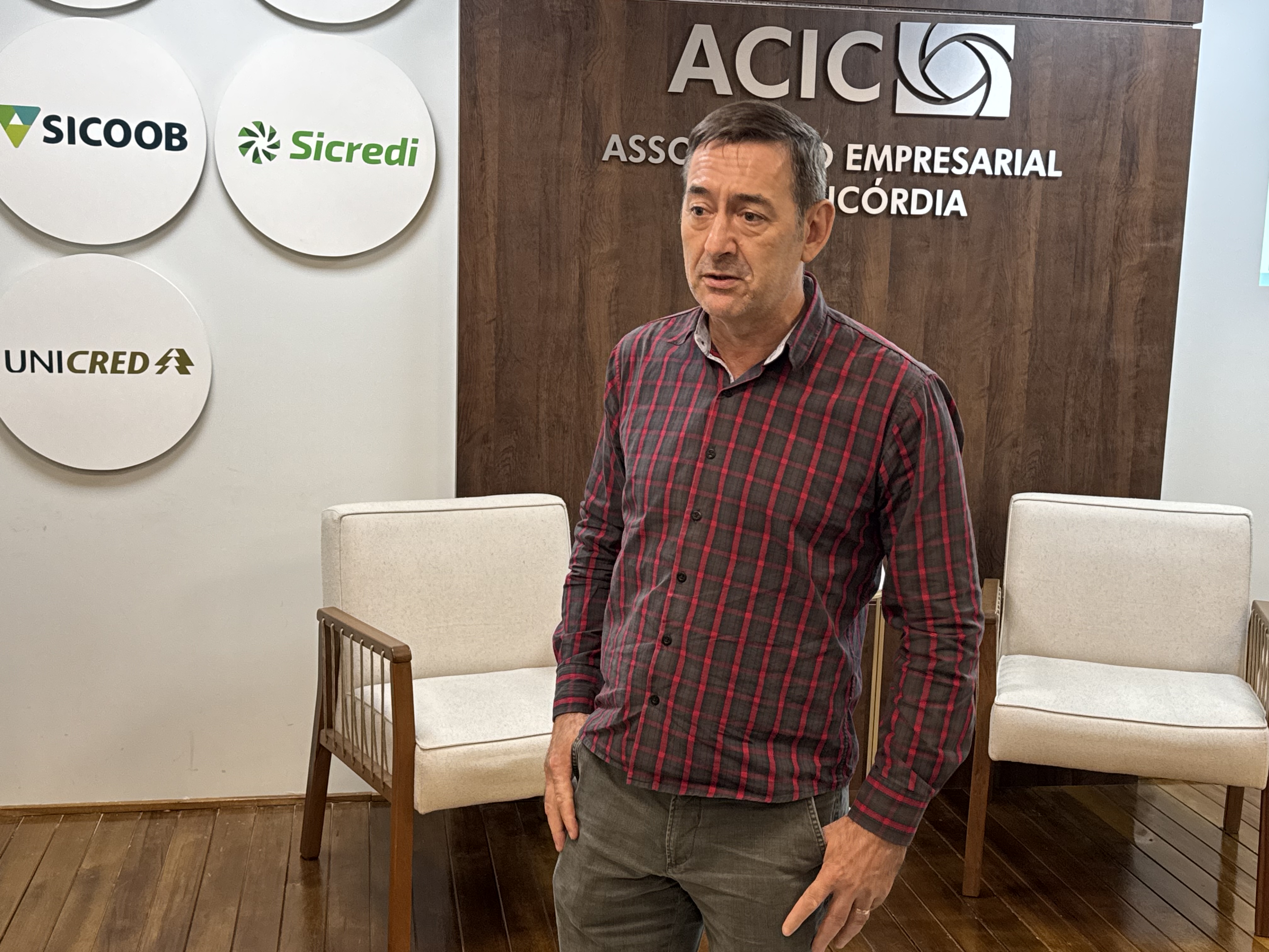 Em reunião na ACIC, secretário de finanças afirma que habitação é uma das prioridades do Governo