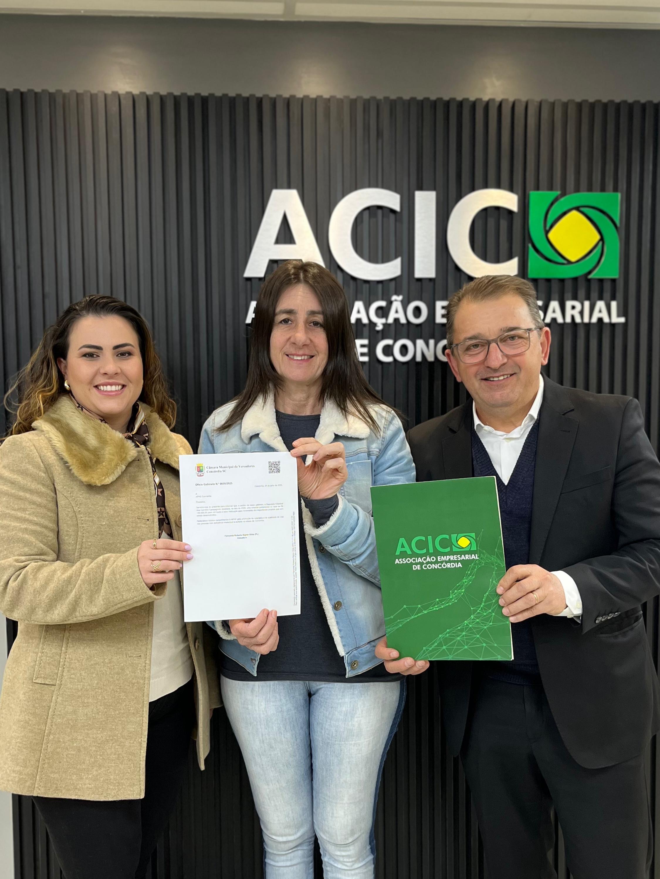 Deputada atende pedido da ACIC e libera R$ 100 mil à APAE