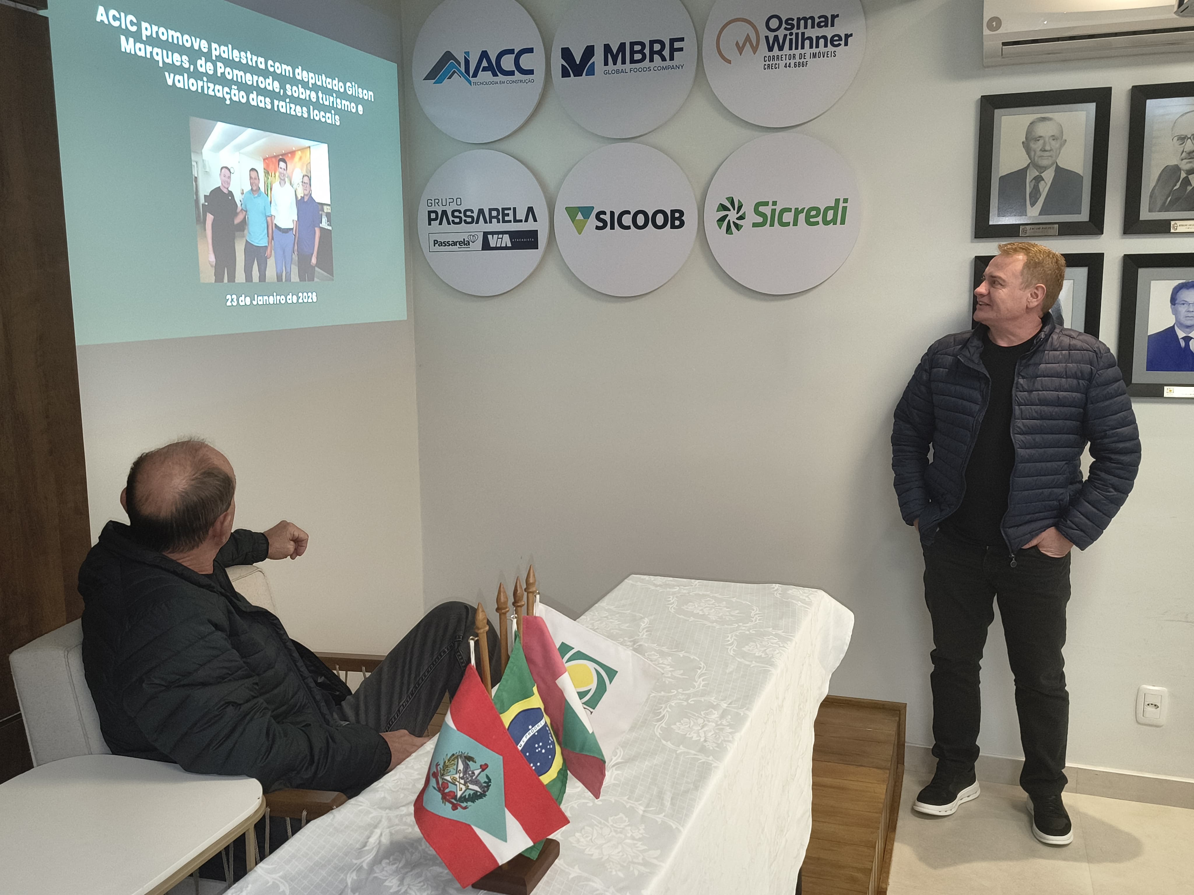 Reunião mensal da ACIC destaca balanço financeiro, avanços tecnológicos e planejamento estratégico