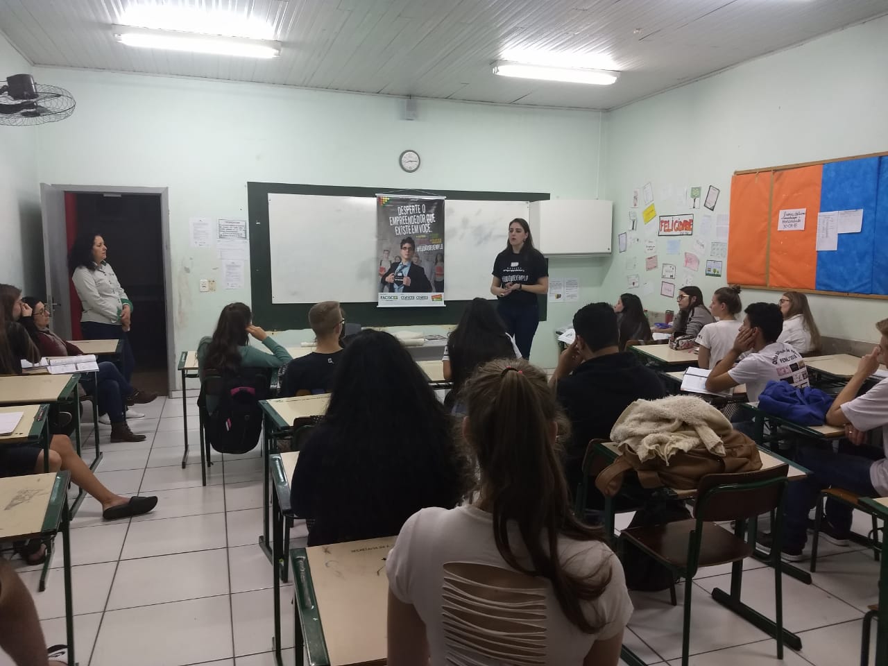 Divulgação do Projeto Geração Empreendedora nas escolas de Concórdia
    