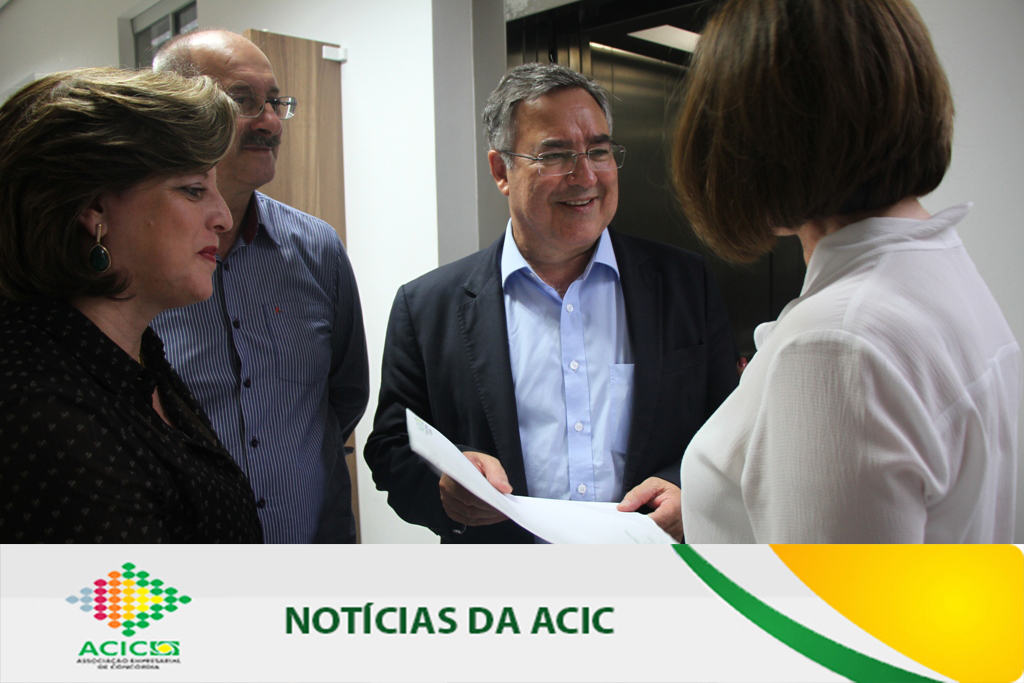 ACIC entrega ofício ao governador Raimundo Colombo
    