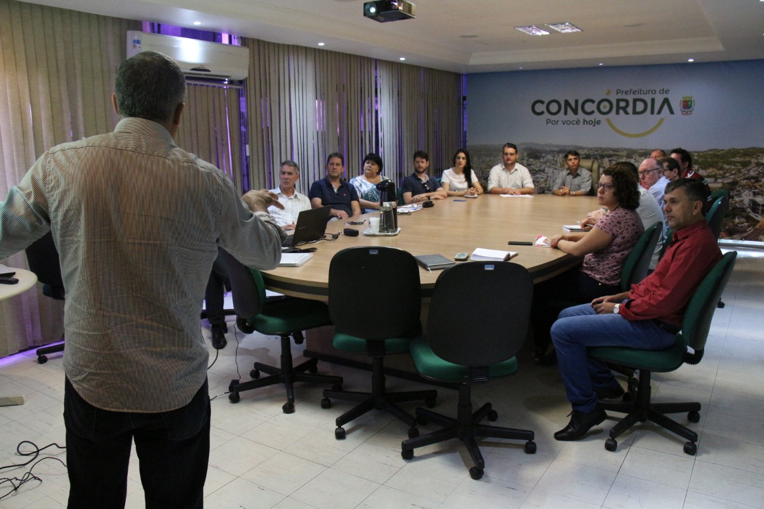 Diretores da ACIC participam de reunião do Programa Cidade Empreendedora
    