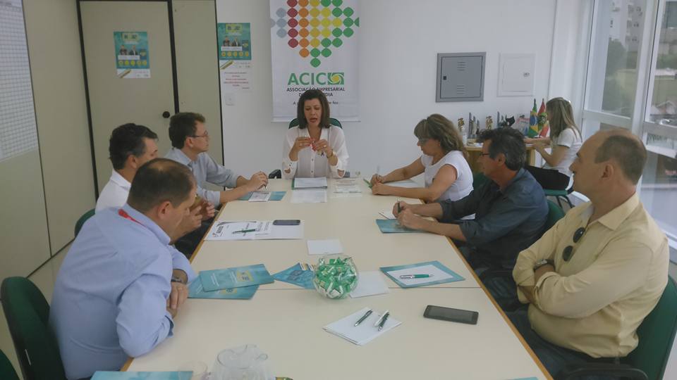 Reunião Mensal com diversos temas em debate
    