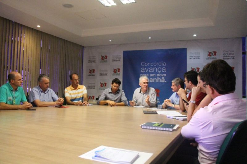 Diretor da ACIC participa de reunião sobre paralisação dos motoristas
    