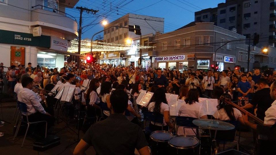 ACIC prestigia abertura da programação natalina
    