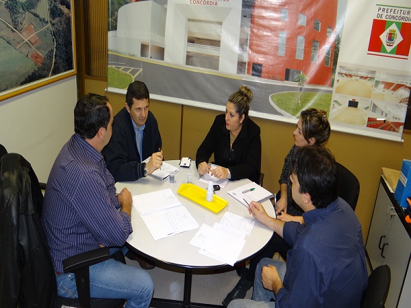 Reunião debate espaço de inovação para a Expo
    