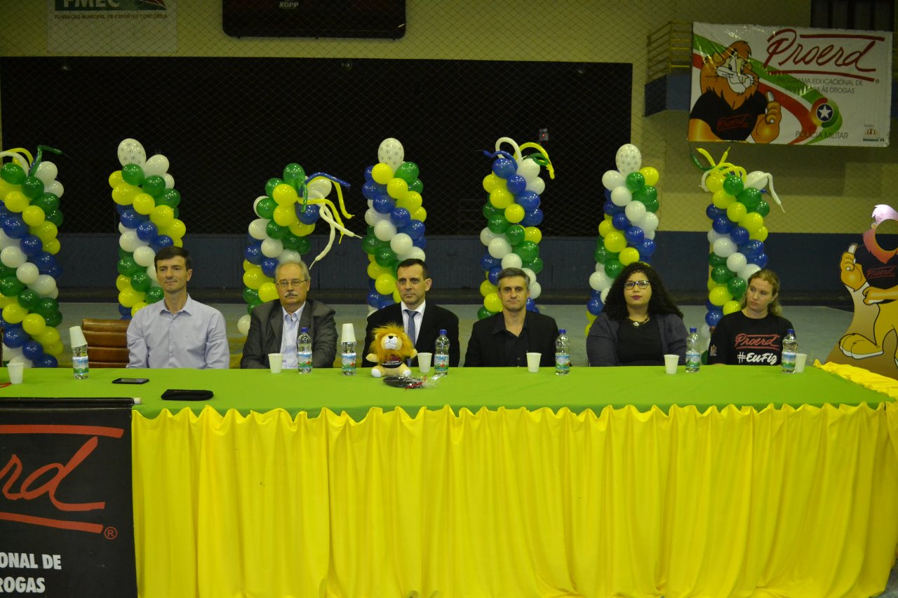 ACIC presente em mais uma formatura do PROERD
    