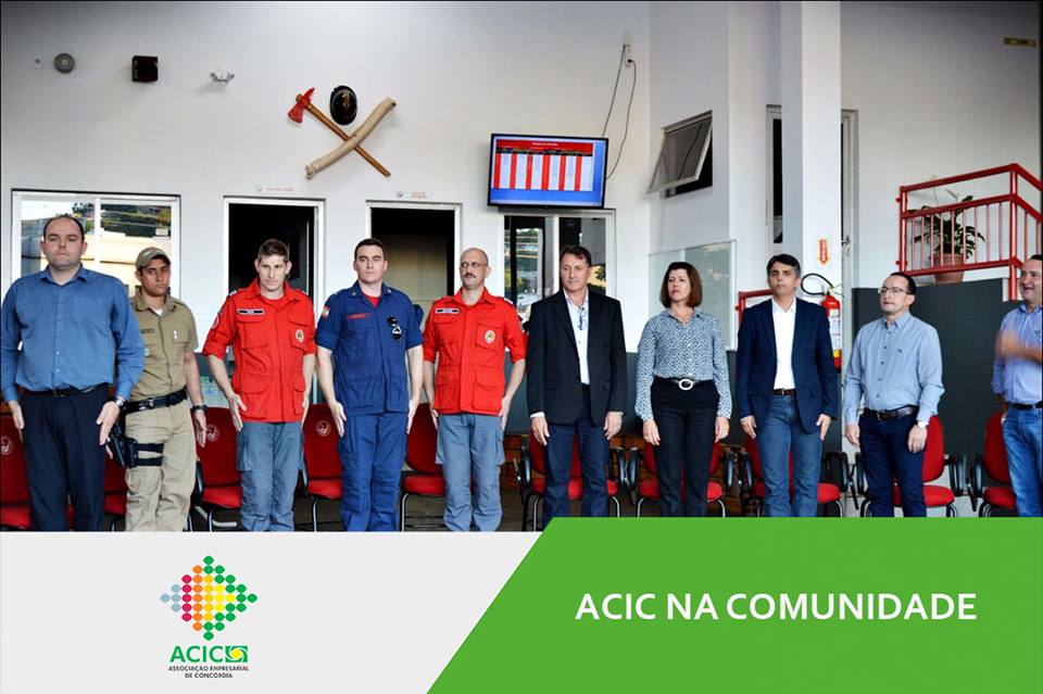 ACIC prestigia homenagem aos bombeiros
    